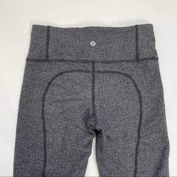 Lululemon Gather & Crow Crop II - Picture 9 of 13